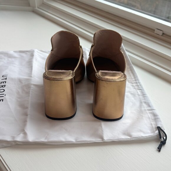 Golden Heels - Picture 2 of 4